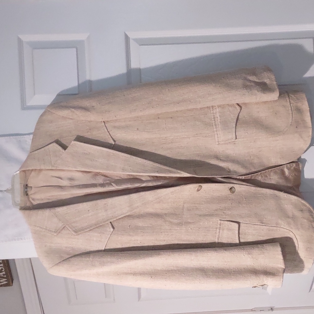 Sheplers mens Western jacket. Linen type material lightweight. Tan color